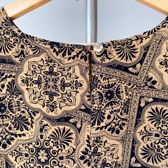 🍂Elegant Navy and Tan Ocher Mosaic Print Tunic with Long Sleeves 100% Silk - Picture 6 of 6